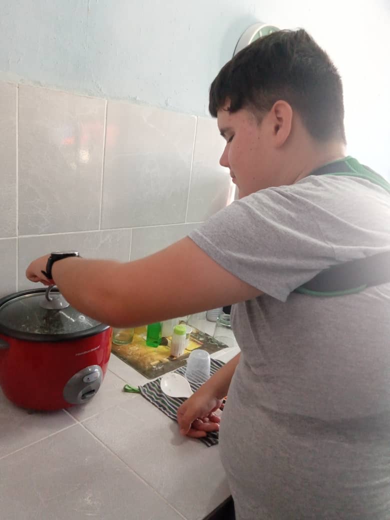 Dominar actividades cotidianas los prepara para la vida. Fotos: Cortesía De La Escuela