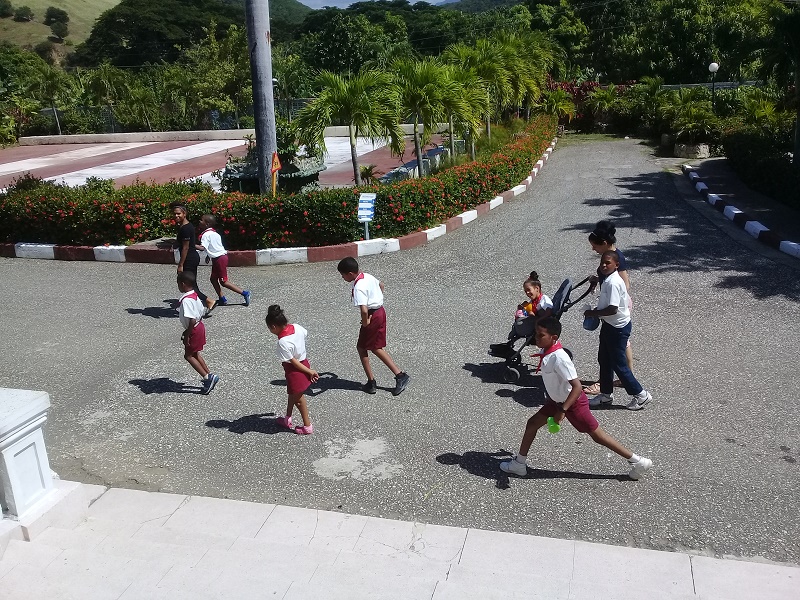 En la escuela especial Amistad Cuba-Vietnam, en Santiago de Cuba, se defiende el bienestar de andar, correr, saltar. Fotos: Odalis Riquenes Cutiño