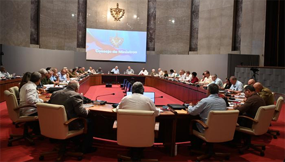 El primer ministro, Manuel Marrero Cruz, enfatizó en el encuentro la necesidad de la unidad y la exigencia por el cumplimiento de lo que se proyecte. Foto: Estudios Revolución.